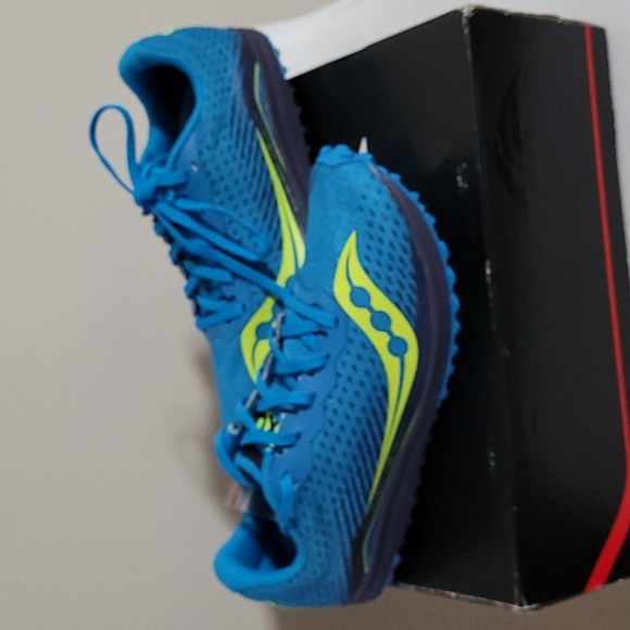 Saucony running shoes with spike - Picture 7 of 7